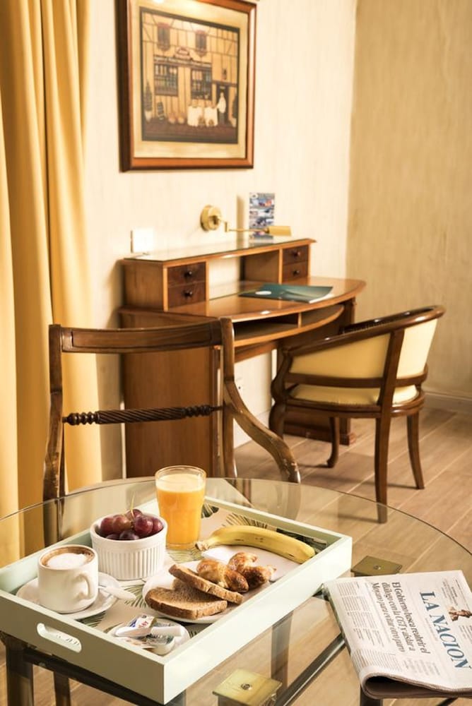 MAYFLOWER SUITES 31/42