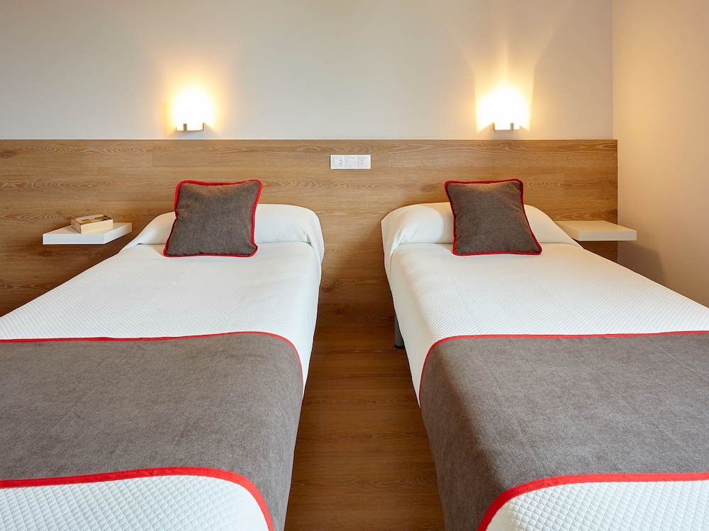 Hostal Nobadis by Vivere Stays 9/16