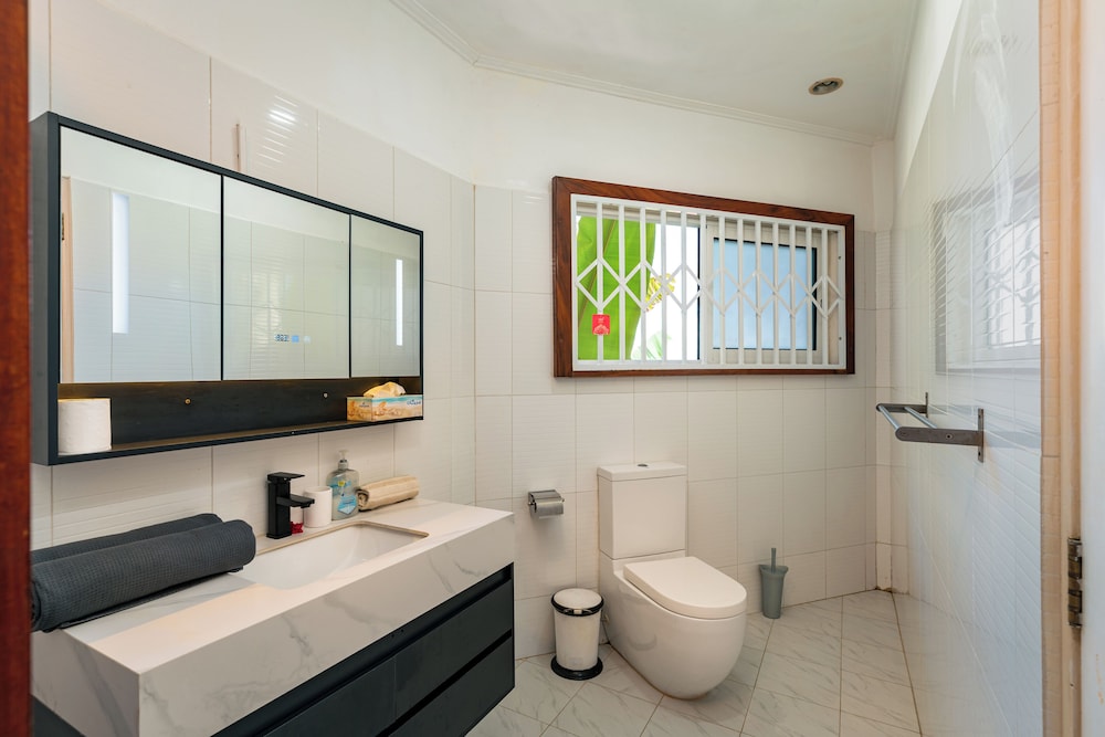Glacis Heights Villa 48/50
