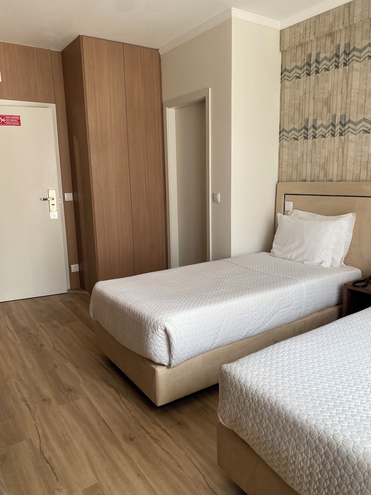 Hotel Porto Mar 18/48