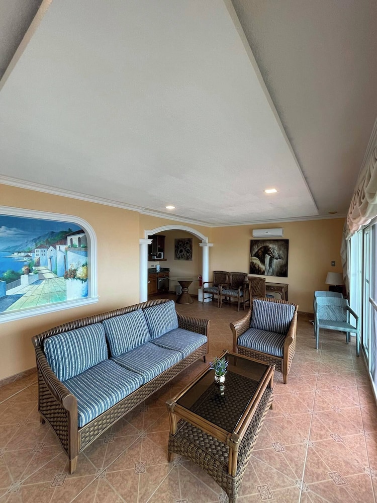 Monaco Suites De Boracay 20/44