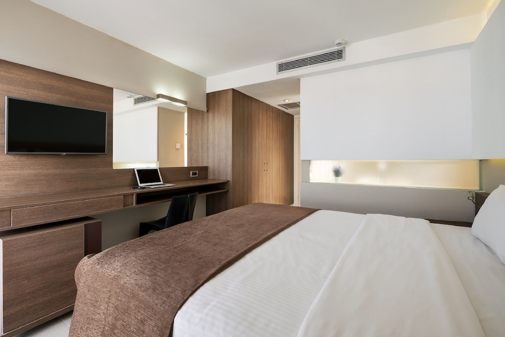 DOUBLE ROOM SUPERIOR SMALL BALCONY