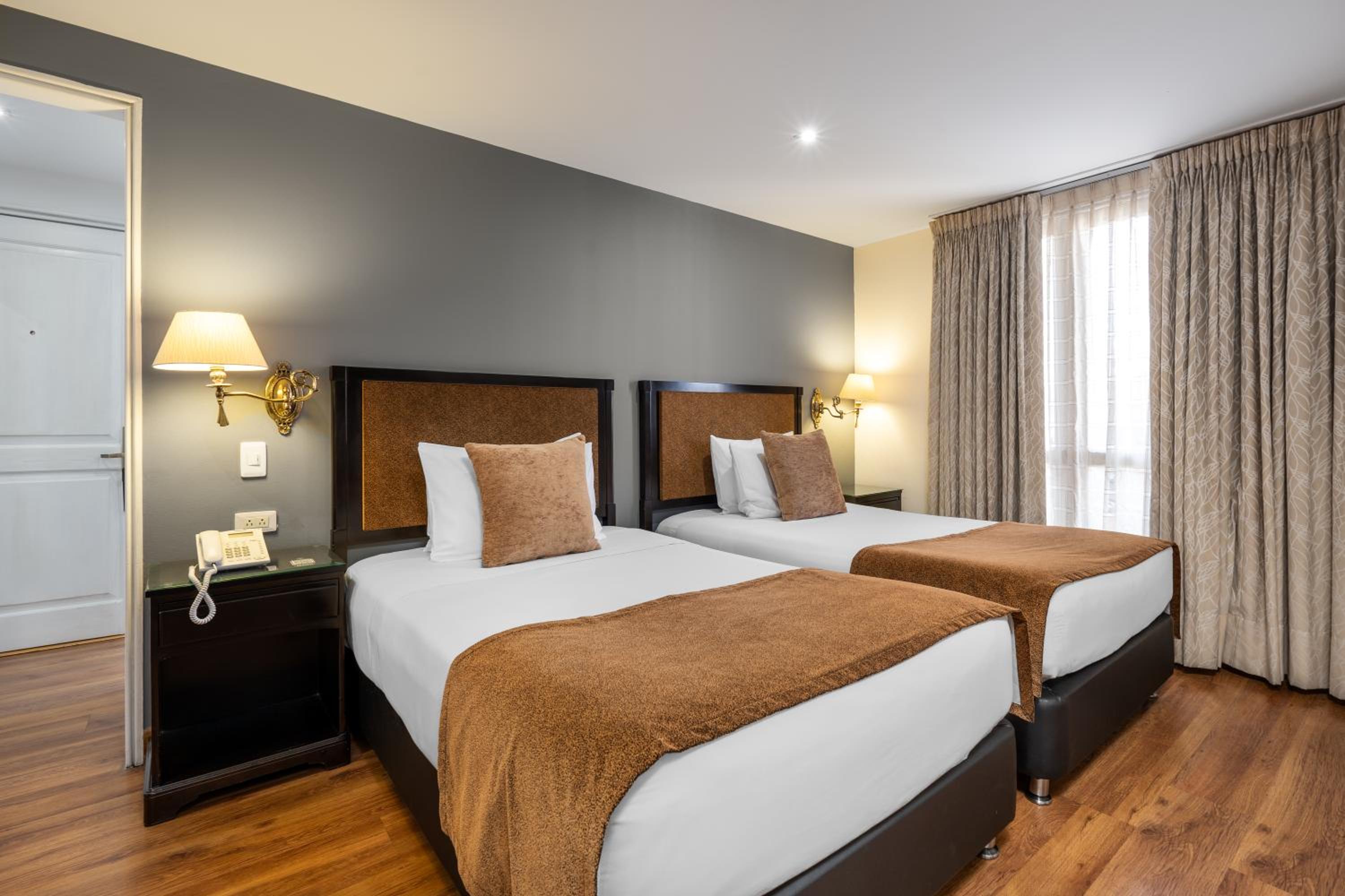 غرفة بسريرين منفصلين، Hotel Le Manoir Bogota 5/10