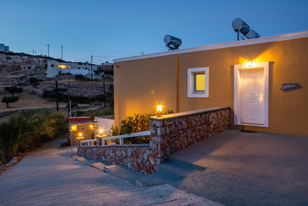 Elaia Villas 4/72