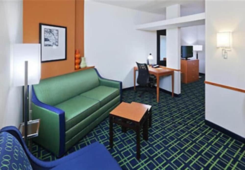 Fairfield Inn and Suites Tulsa South Medical District 30/47