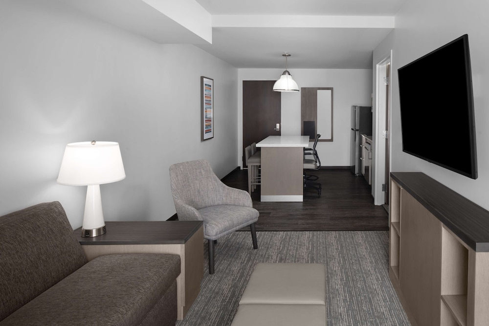 Hyatt House Lansing University Area 27/49