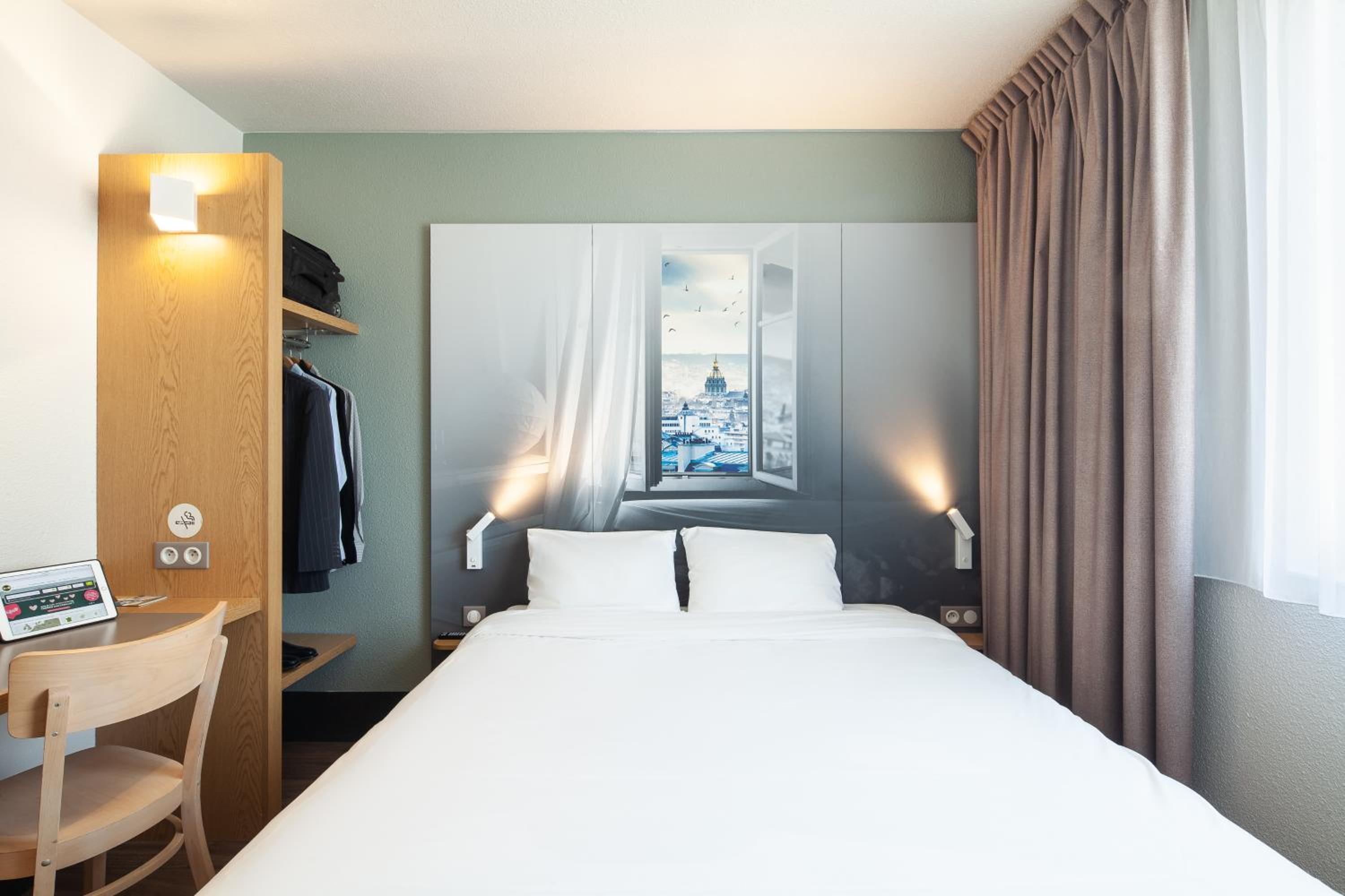 Room, Queen Bed