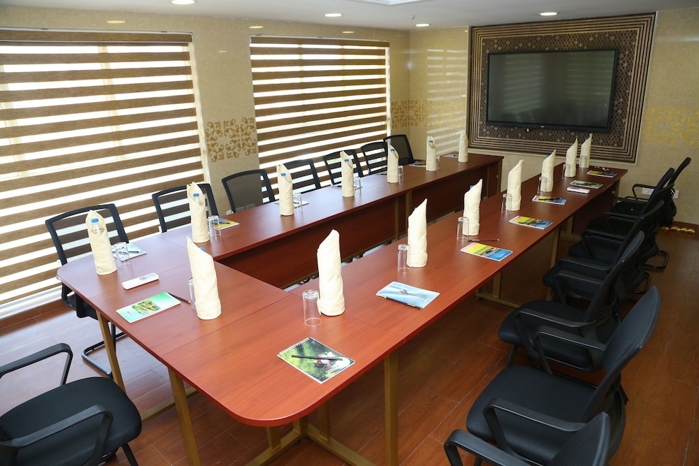 Raaj Bhaavan Clarks Inn Chennai 25/28