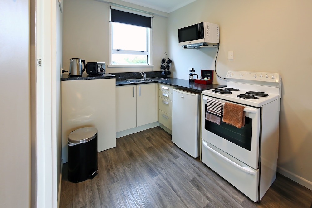 289 Midway Motel 40/60