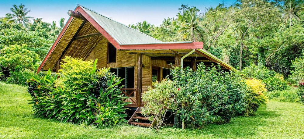 Maravu Taveuni Lodge 12/72