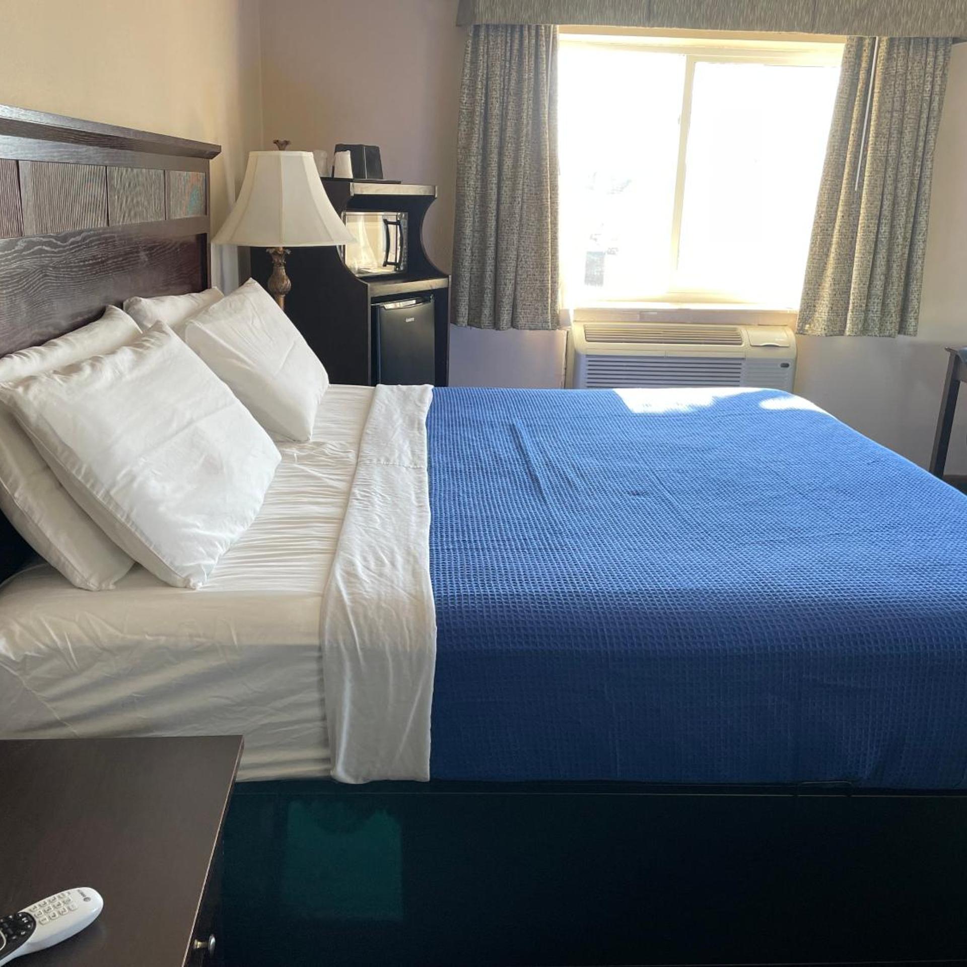 Room, Queen Bed