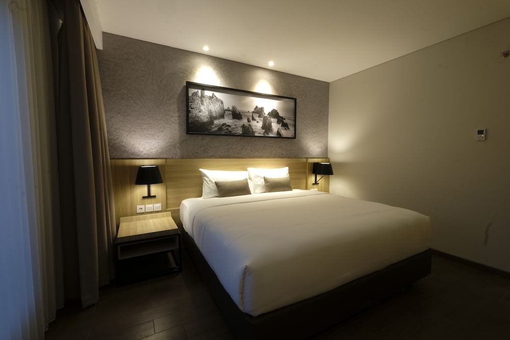 Hotel Ayola Lippo Cikarang 14/60