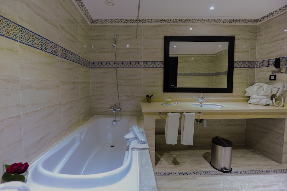 Hotel Riad Ennakhil 73/74