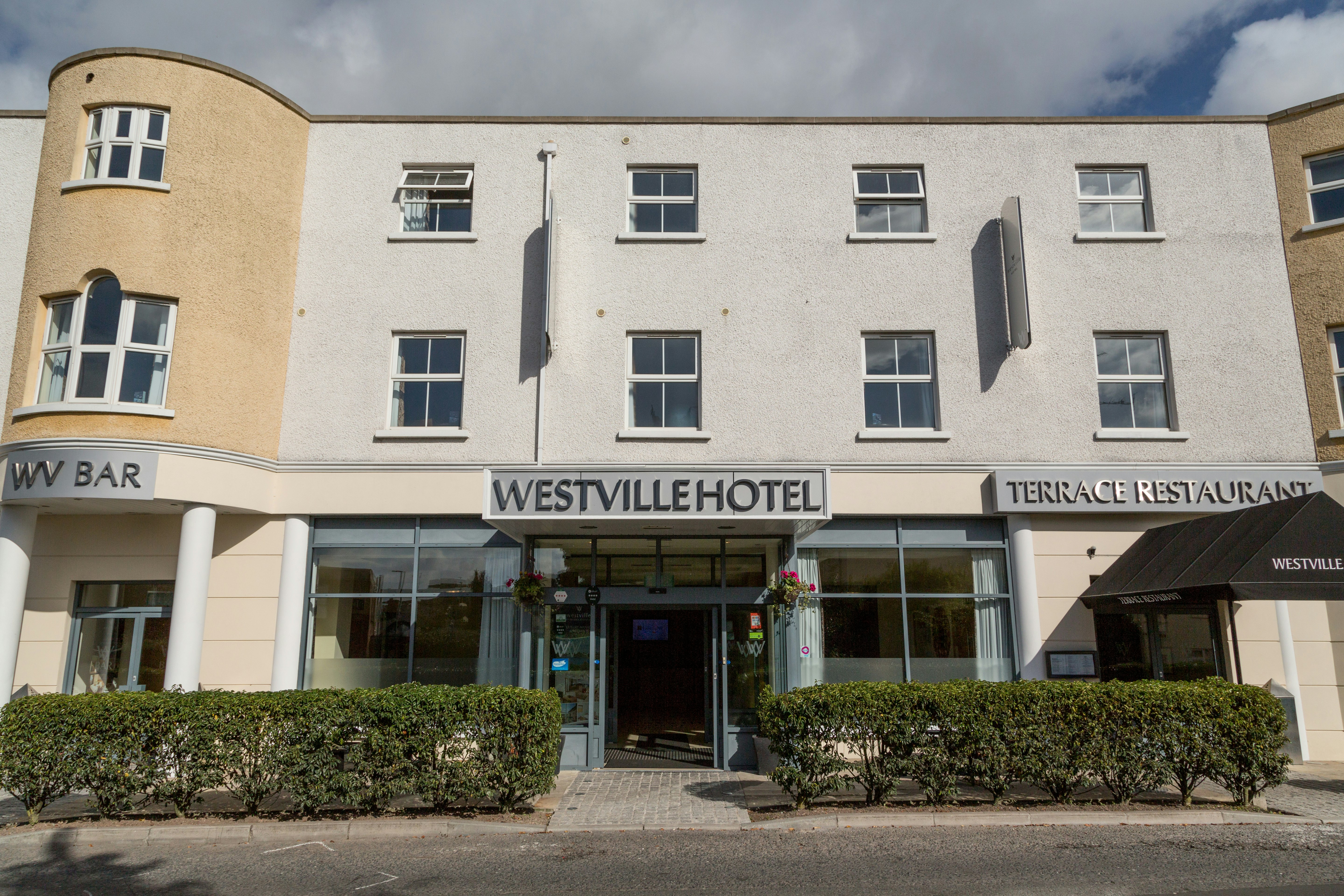 Westville Hotel 2/6