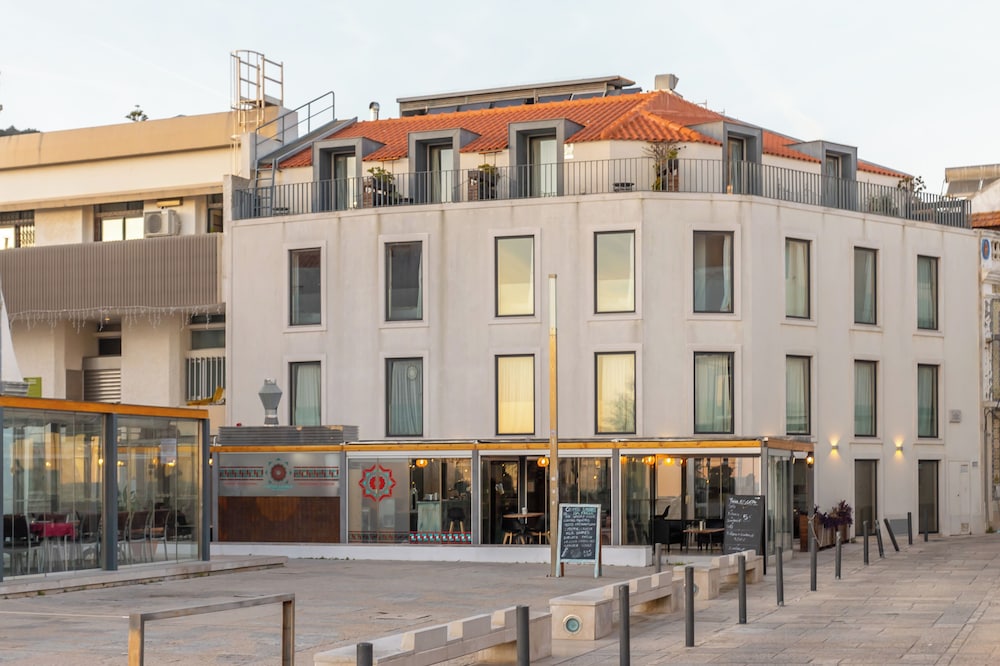 Casa da Praca 3/50