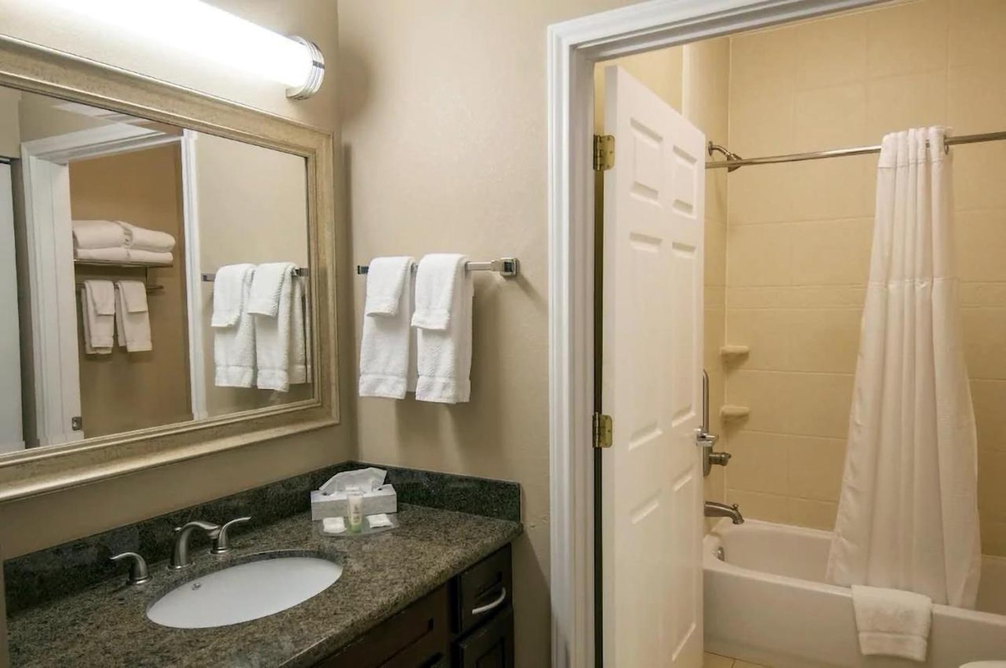 Westay Suites - Covington Mandeville 49/50
