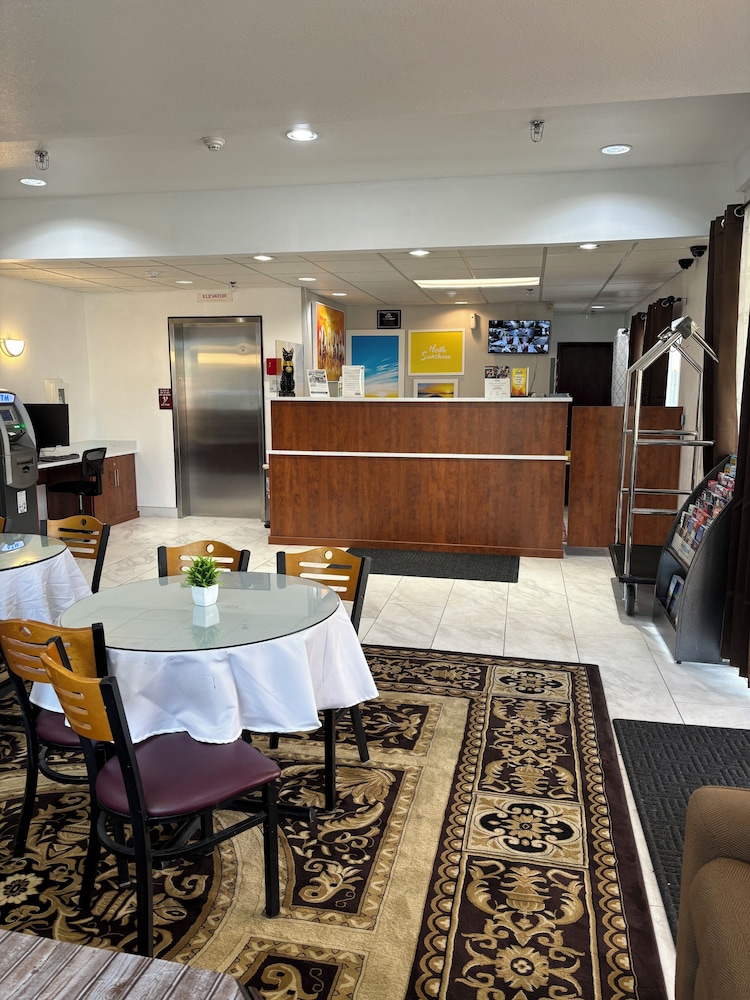 restaurant cafeteria