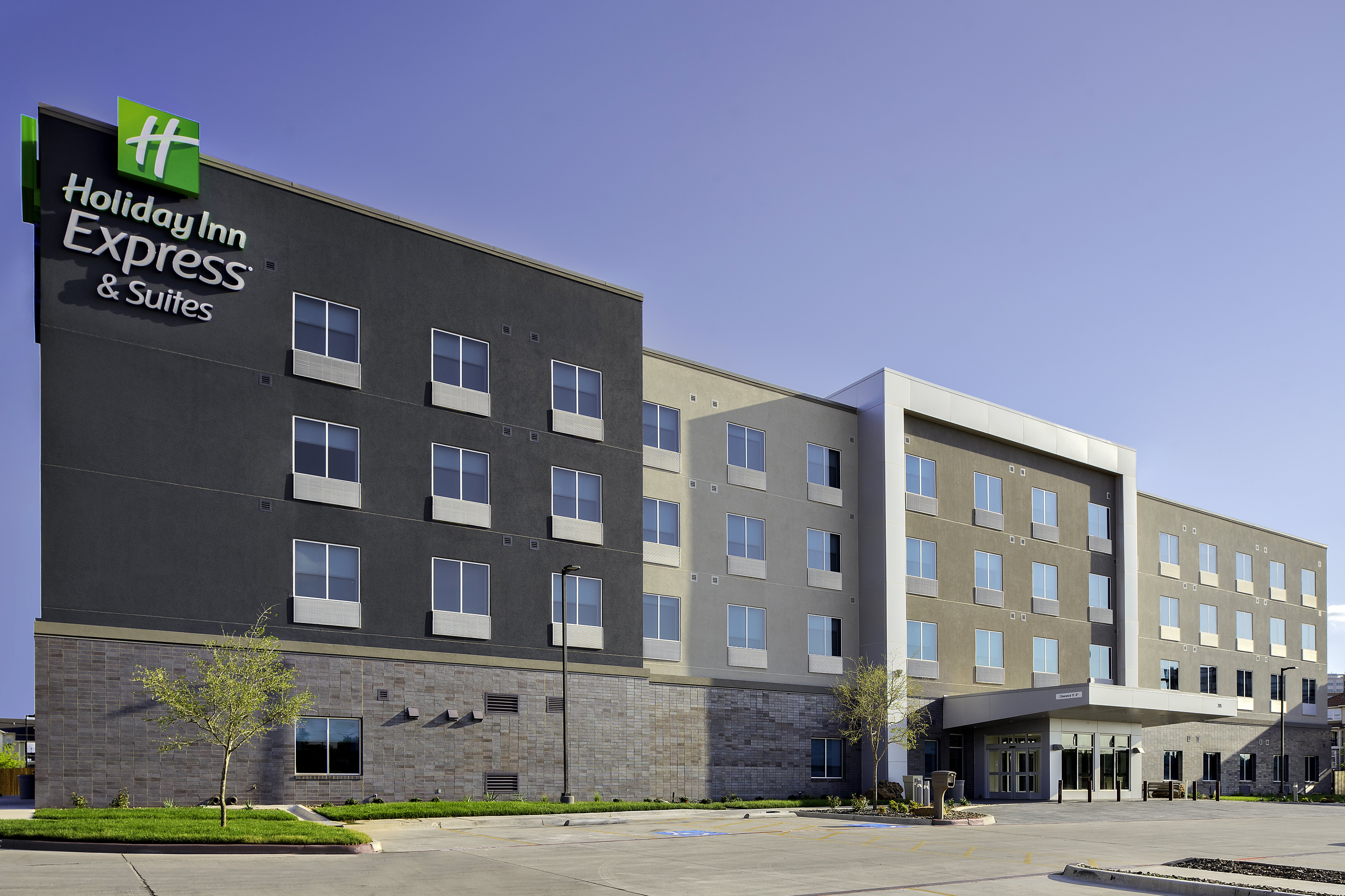 Holiday Inn Express Suites Lubbock Central Univ Area 4/41