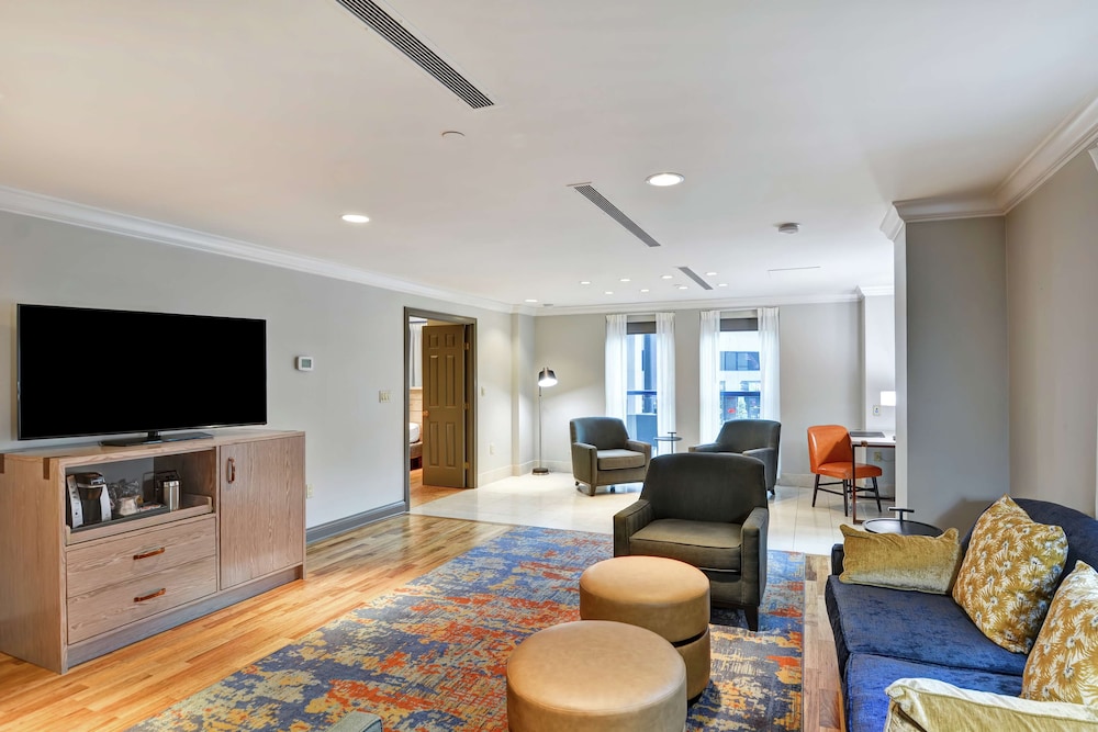 The Cincinnatian Hotel, Curio Collection by Hilton 42/49