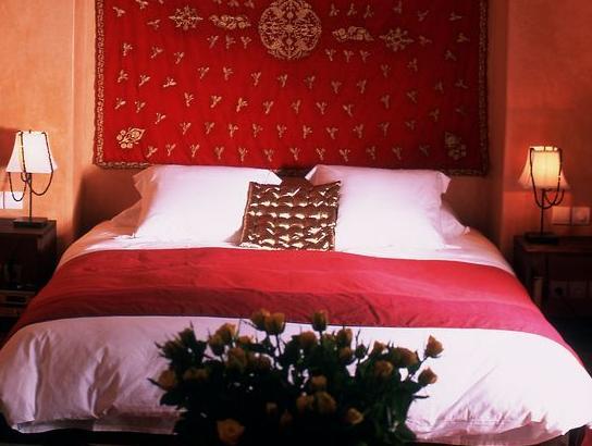 Medium, King Bed