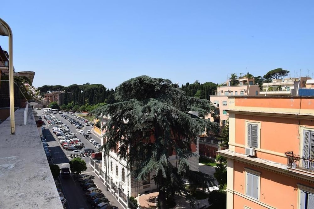 B B Lost In Rome 26/29