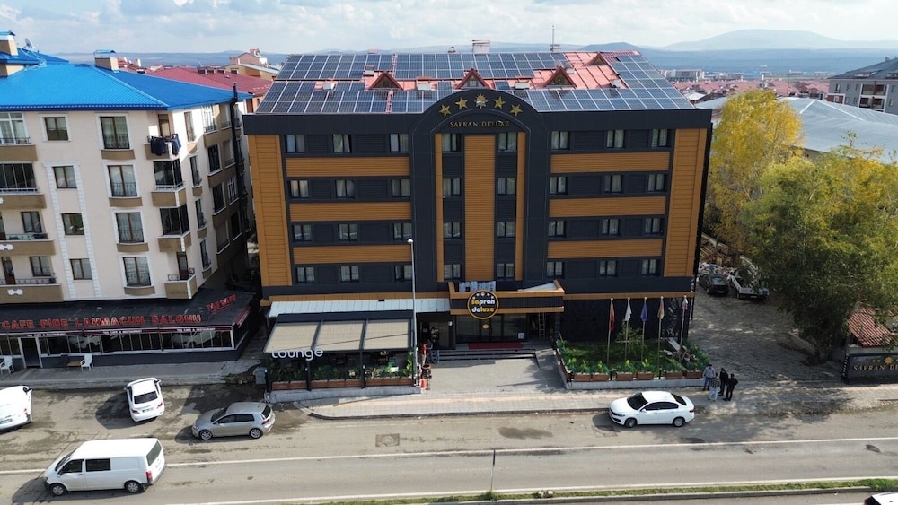 Sapran Deluxe Hotel 3/50