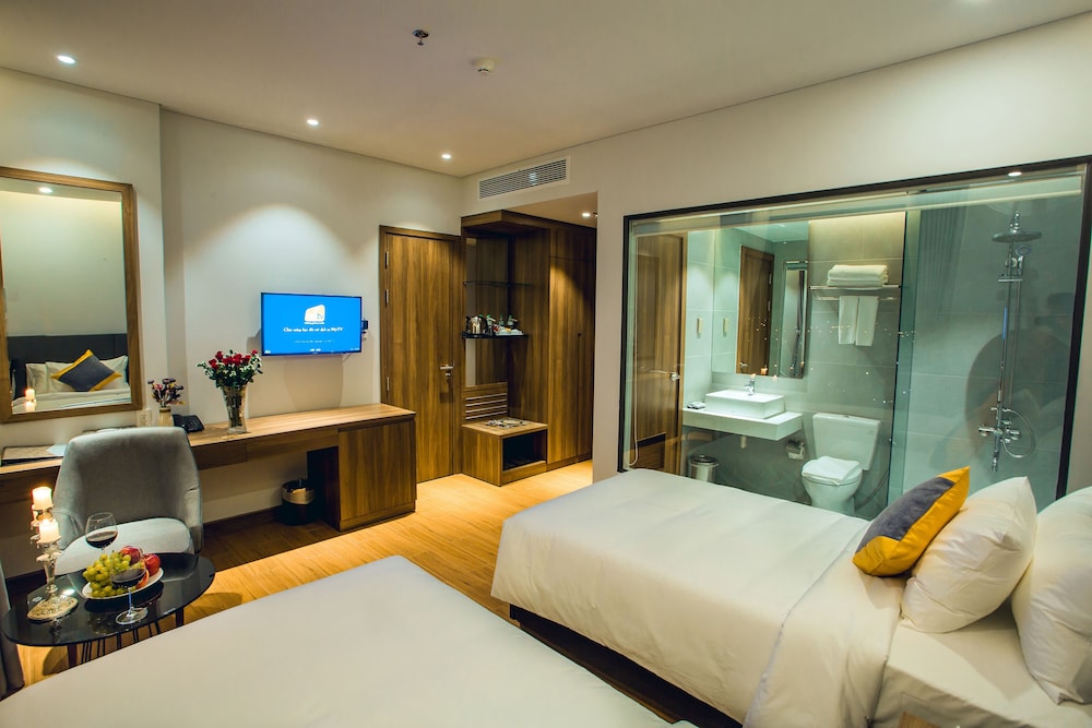 Glamour Hotel Da Nang 11/30