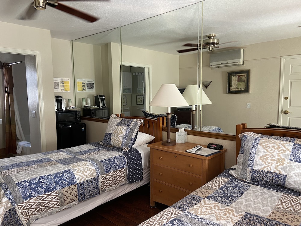 Los Gatos Garden Inn Hotel 15/50
