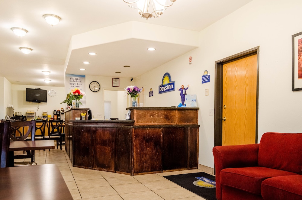 Econo Lodge 3/23