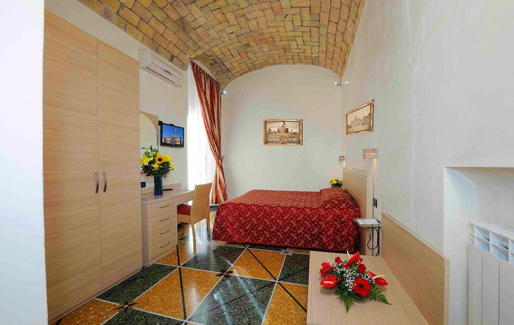 Hotel Campidoglio 36/51