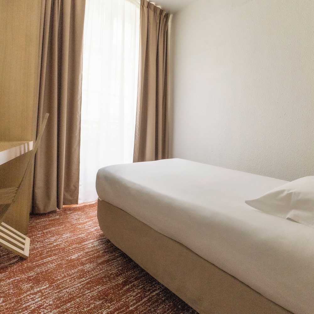 ROOM, SINGLE, CITY VIEW
