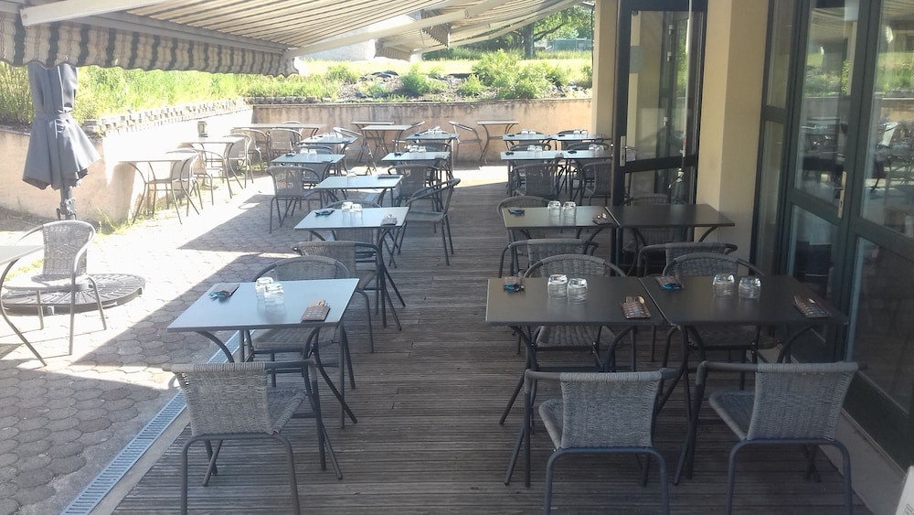 HOTEL LA HAIE DES VIGNES 43/68