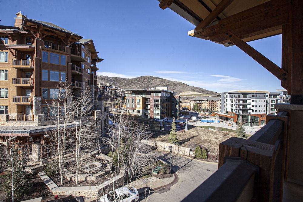 Hyatt at the Canyons by Park City Vacations 82/85