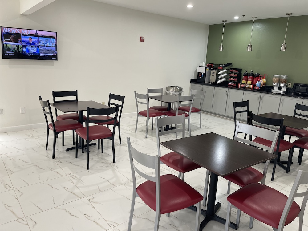 OYO Townhouse Donaldsonville - Gonzale 42/51