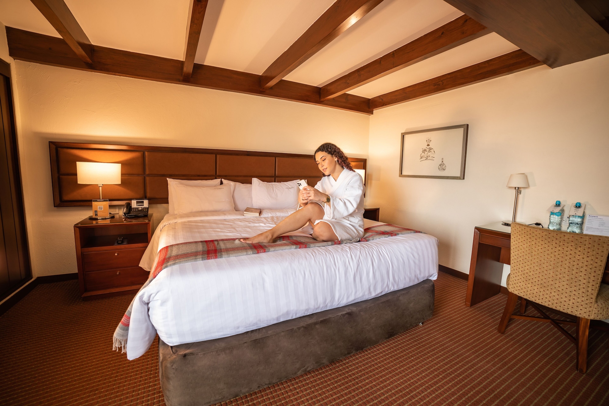 SUITE, KING BED