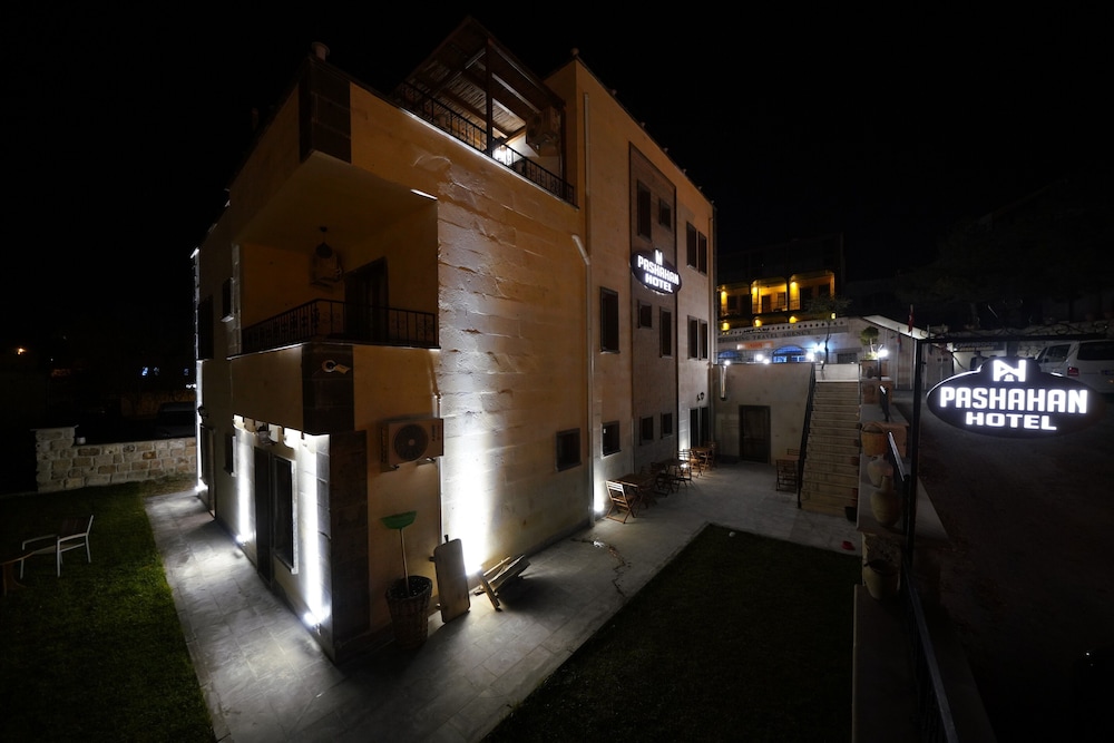 Pashahan Hotel 2/43