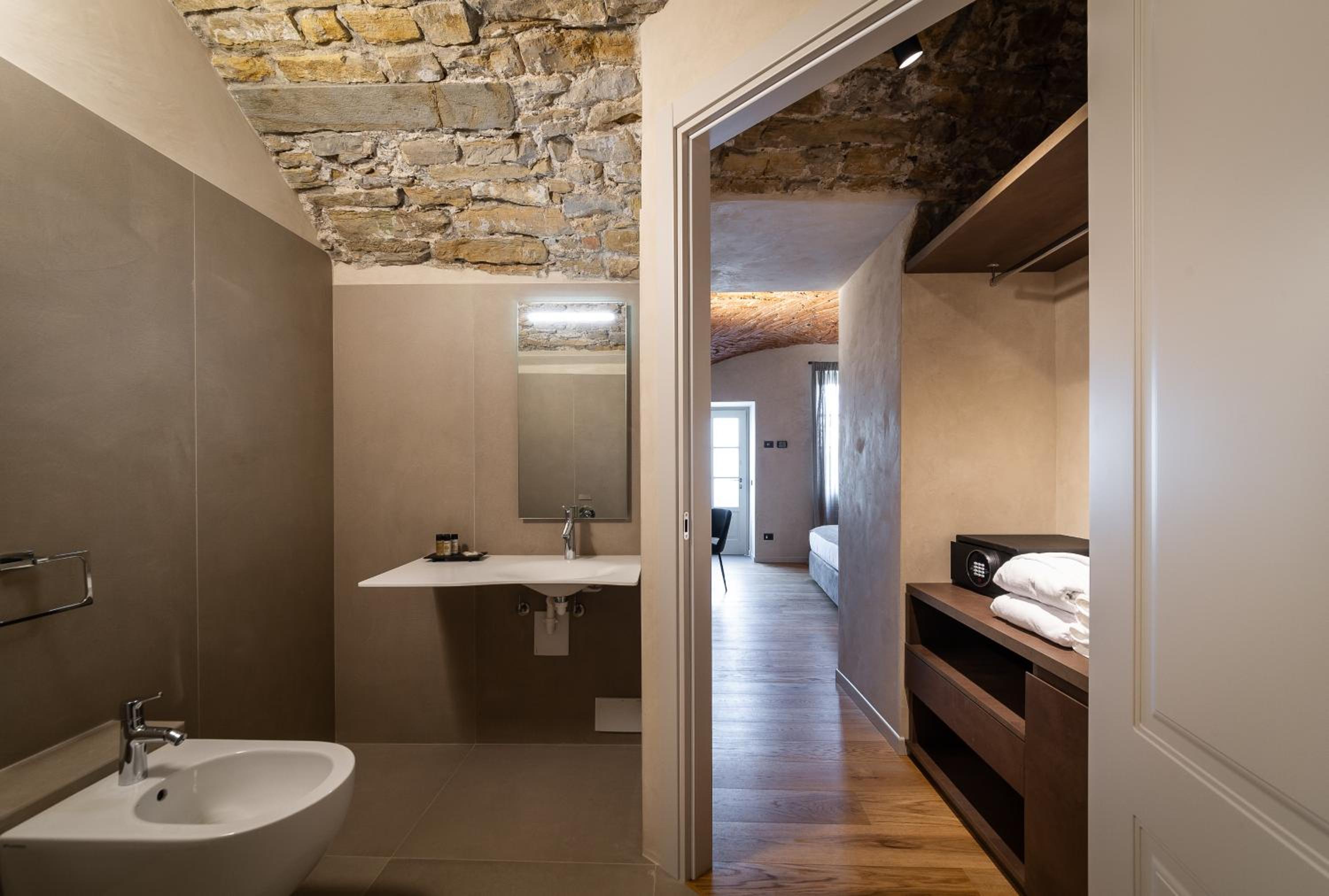 غرفة سوبيريور بسرير مزدوج، Relais San Vigilio Al Castello 9/10