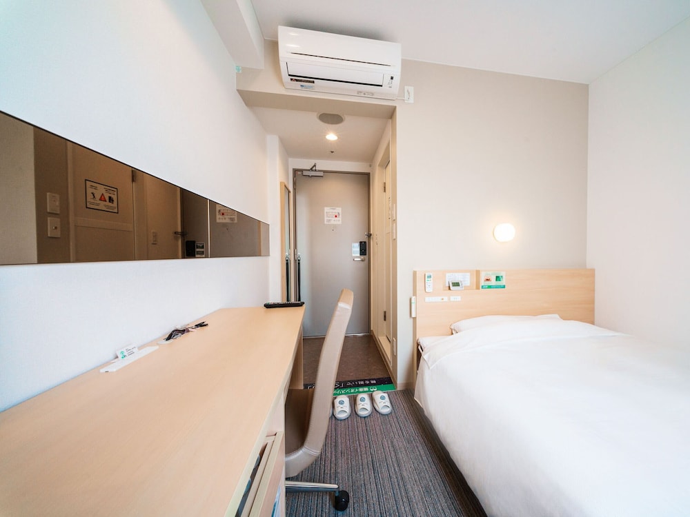ROOM, DOUBLE BED