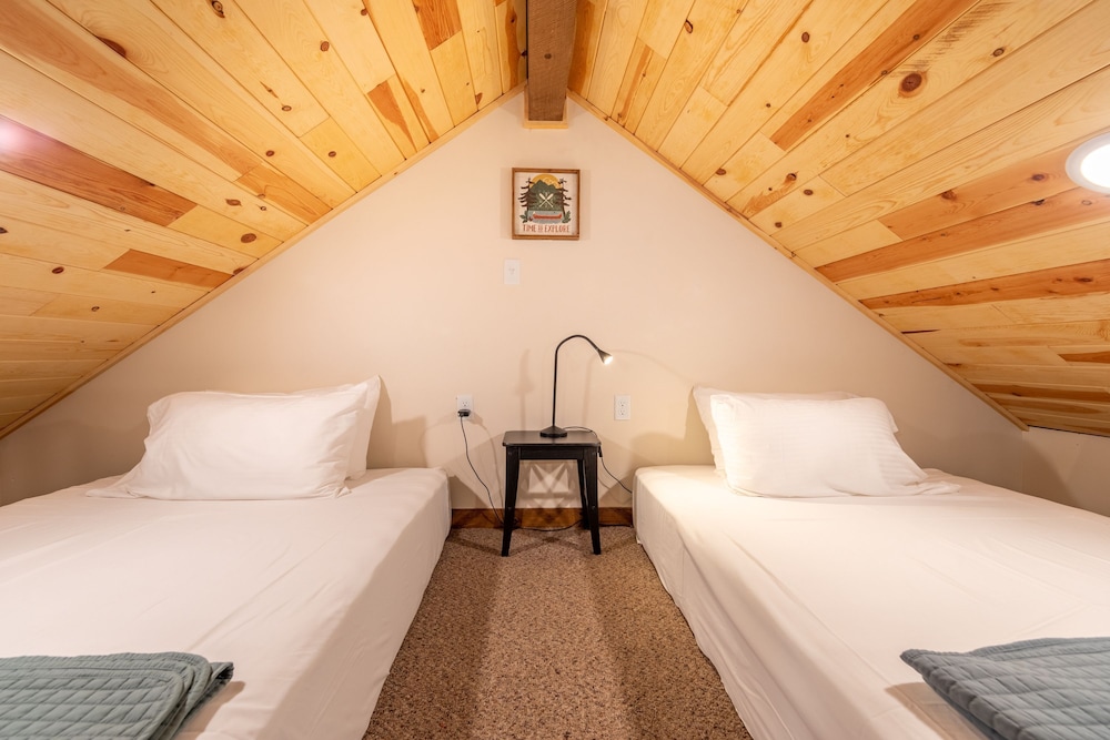 Gooseberry Lodges 27/79