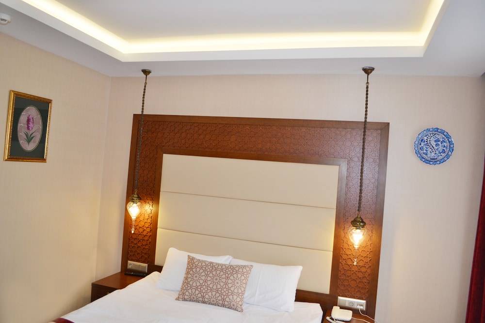 Lalinn Hotel 35/72