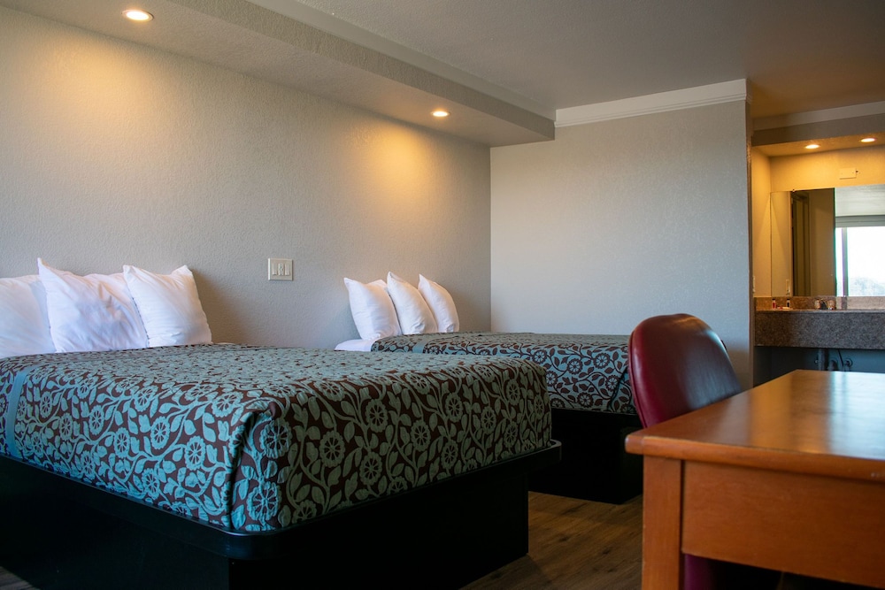 Days Inn By Wyndham Hillsboro Tx 14/37