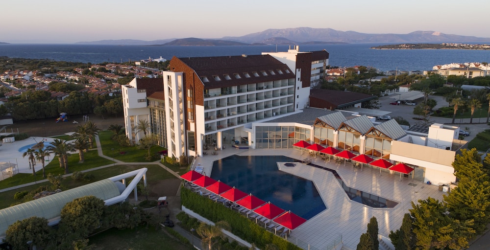 Grand Ontur Hotel in CESME