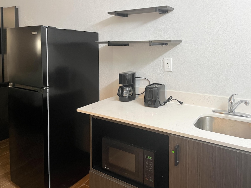 Studio6 Suites Hurricane, WV 39/41