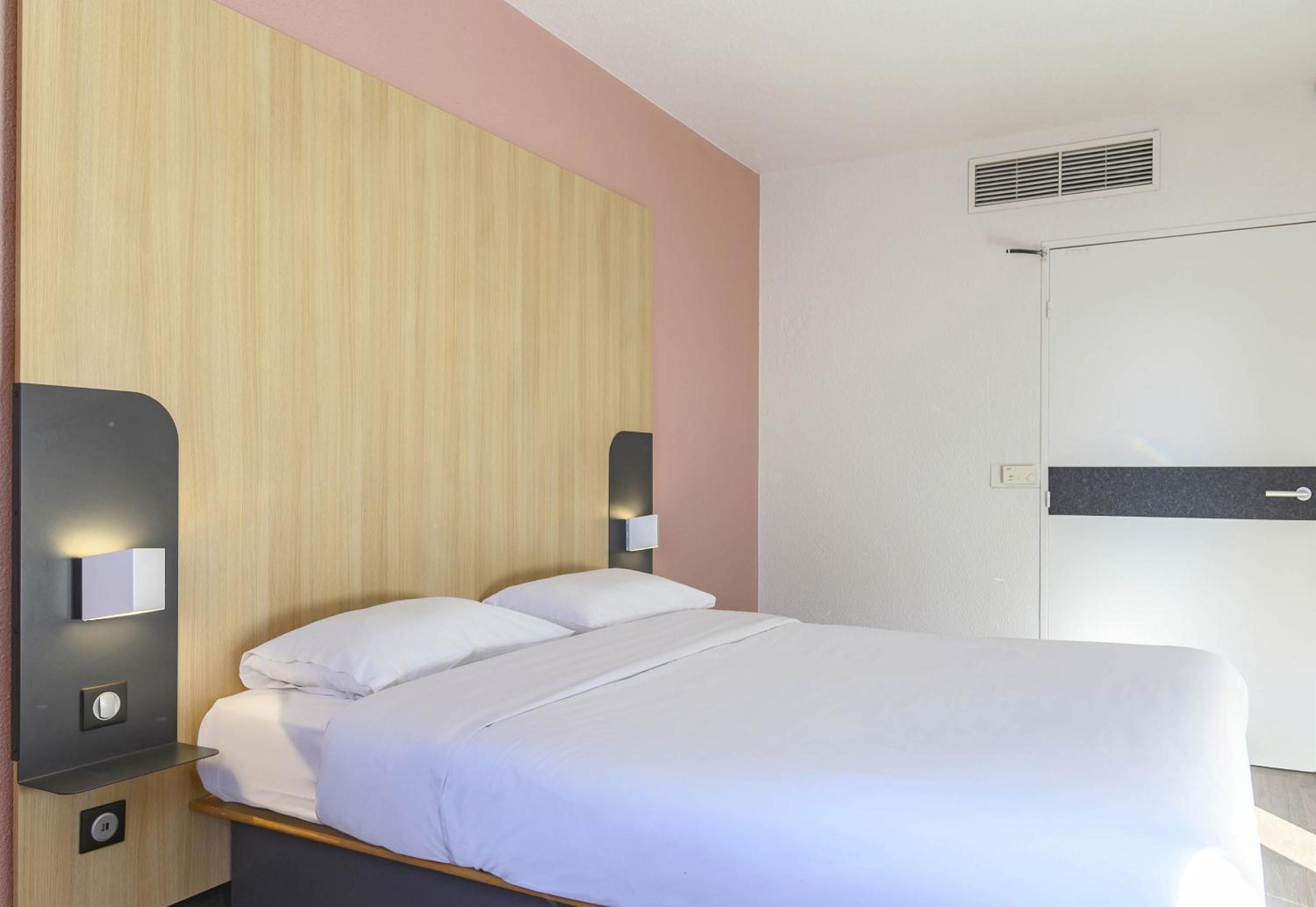 STANDARD, DOUBLE BED