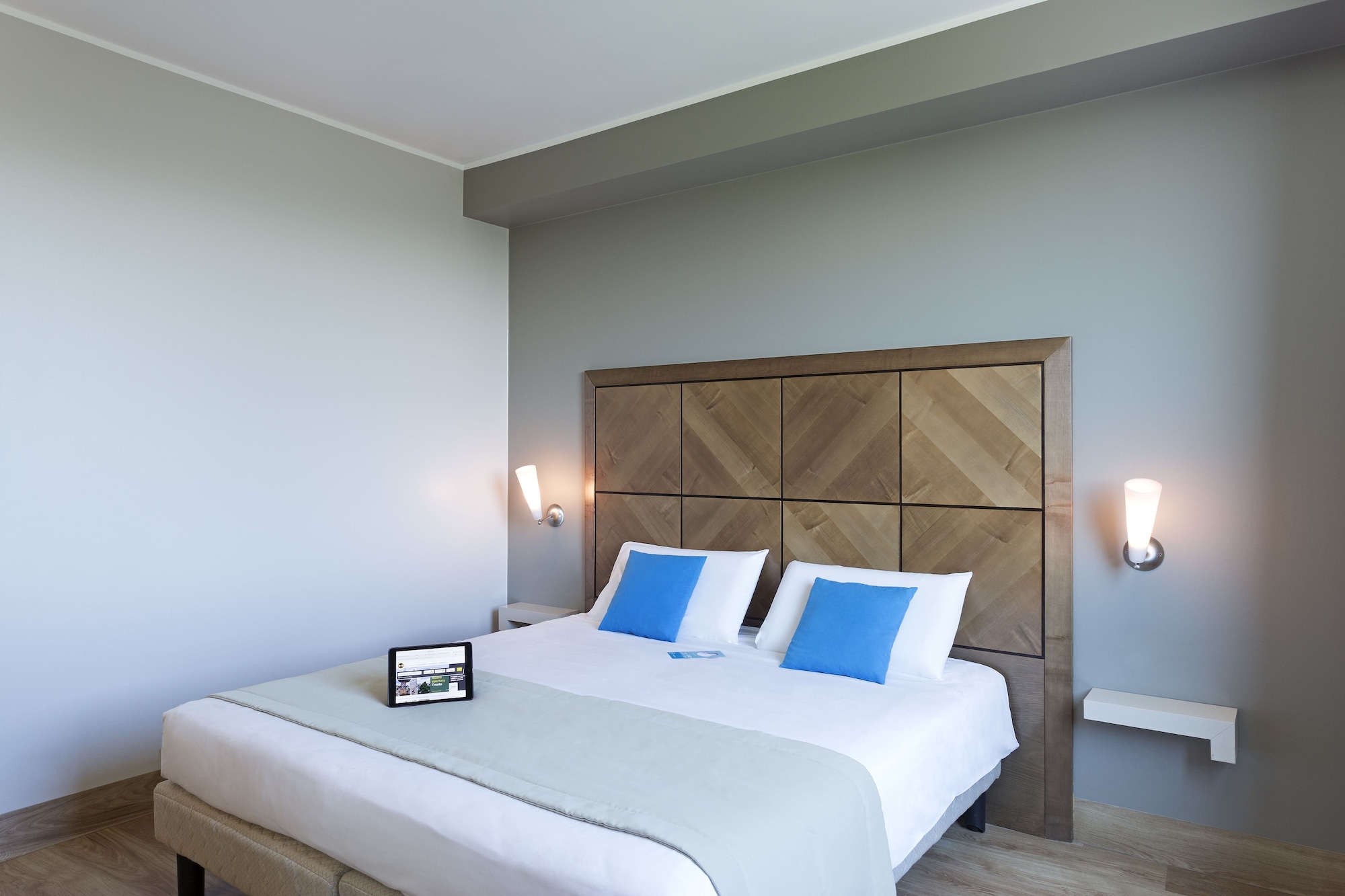 SUPERIOR, DOUBLE BED