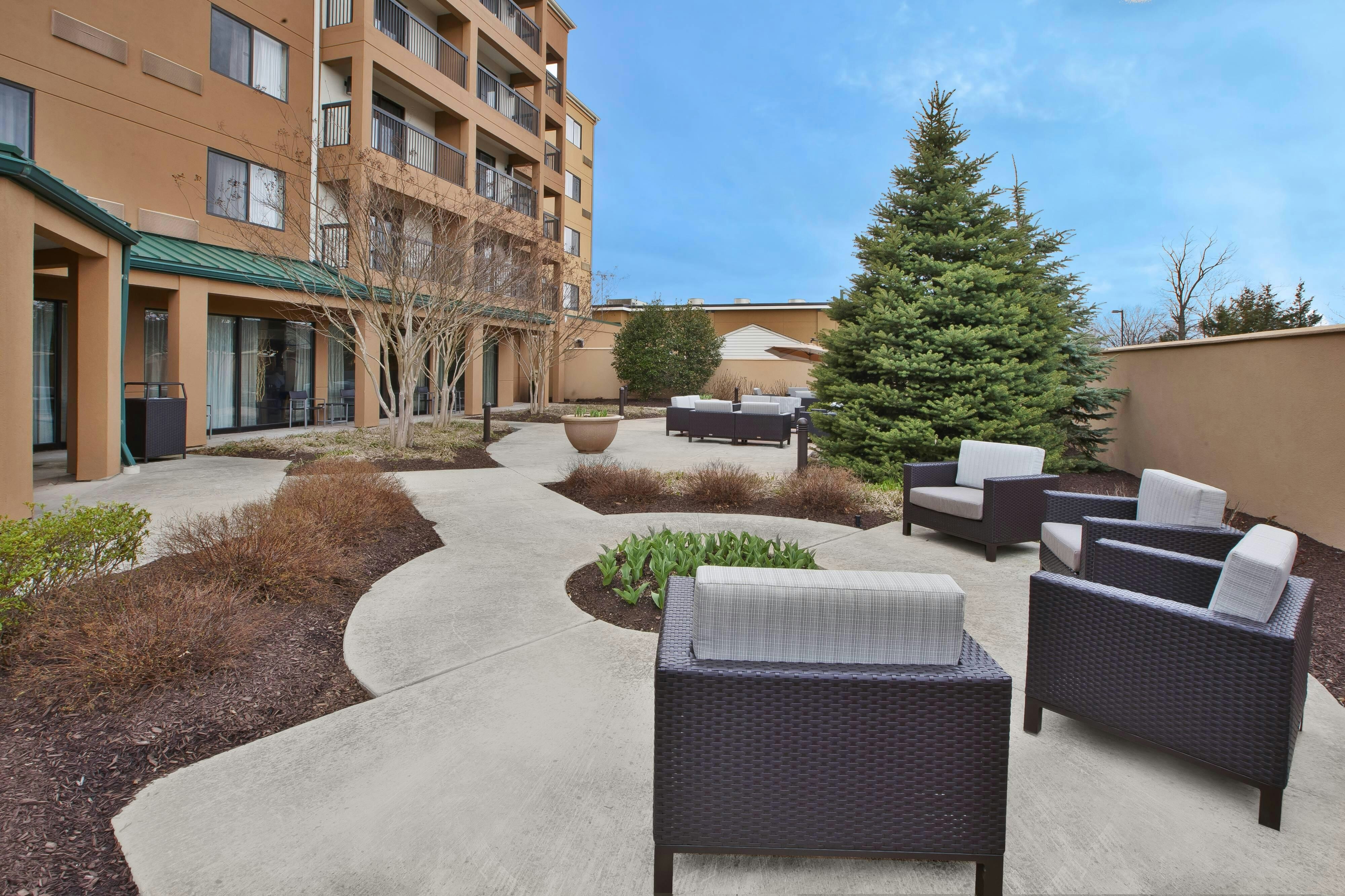 Courtyard Somerset by Marriott 17/17