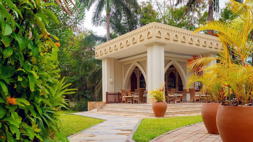 Dar es Salaam Serena Hotel 46/50
