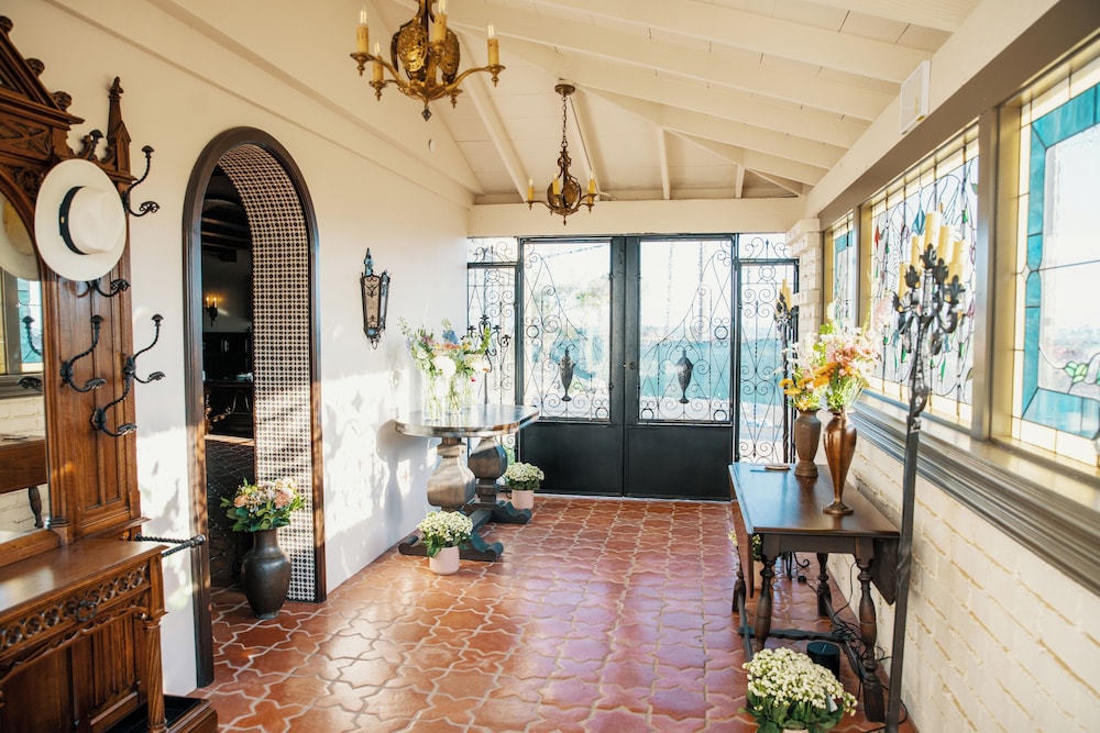Capistrano Seaside Inn 8/50