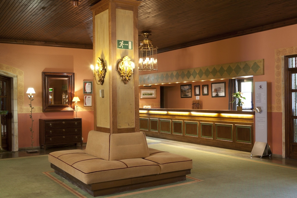Parador De Cervera De Pisuerga 8/69