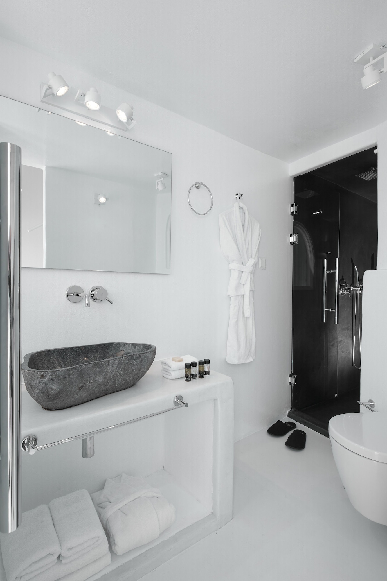 Cave, Pool, Suite, King Bed